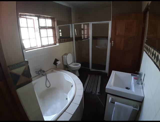 M² LODGE FOR SALE IN ZEERUST